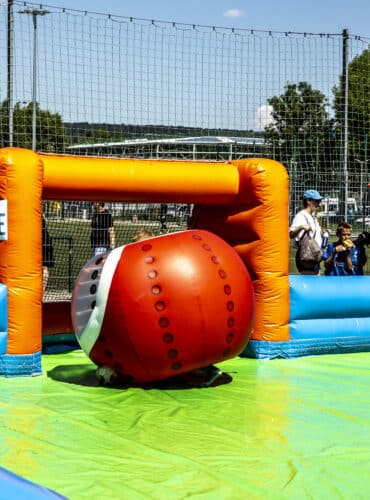 ¡La zona de habilidad y diversión de los amigos de la pelota te está esperando!